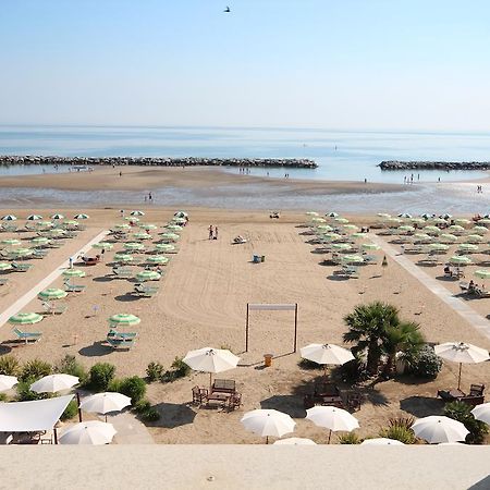 Hotel Belvedere Spiaggia Rimini Kültér fotó