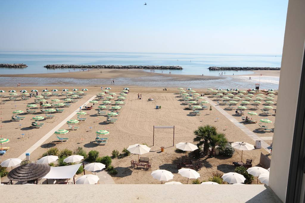 Hotel Belvedere Spiaggia Rimini Kültér fotó